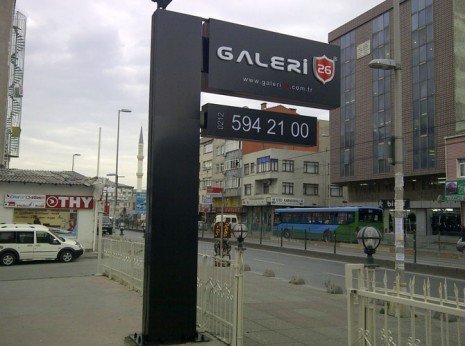 Galeri26 Totem Tabela